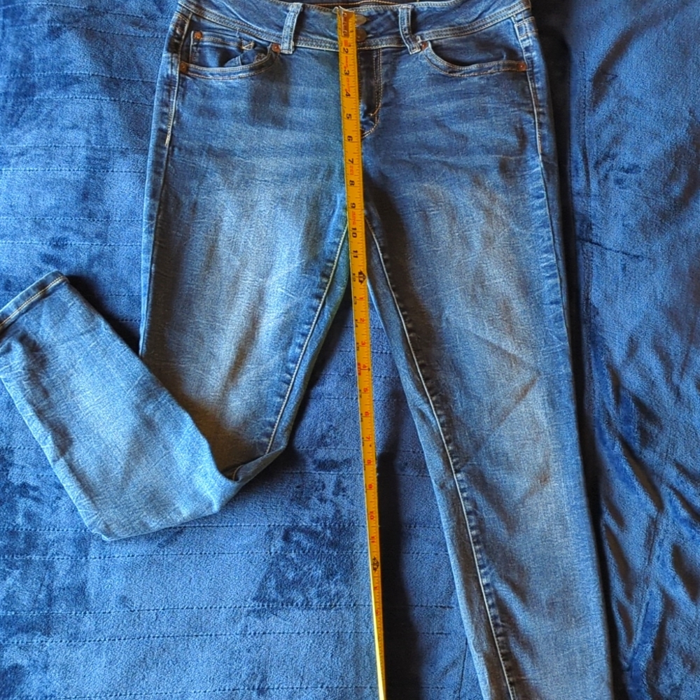 Wallflower jeans